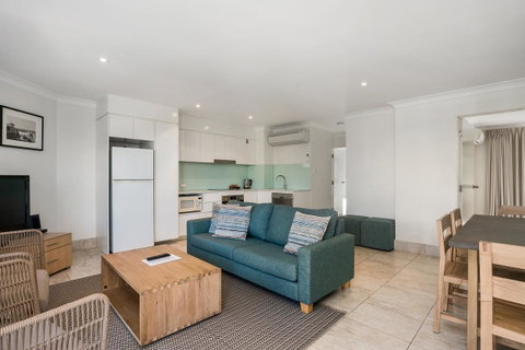 Bayview Beachfront Apartments, In Town Right On The Beach - Australian Directory 41