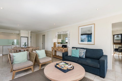 Bayview Beachfront Apartments, In Town Right On The Beach - Australian Directory 32