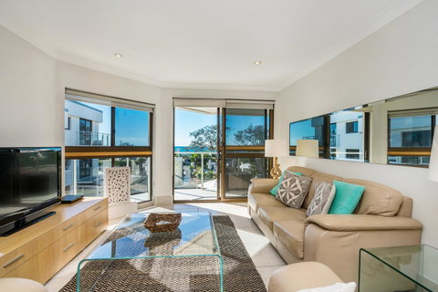 Bayview Beachfront Apartments, In Town Right On The Beach - Australian Directory 38