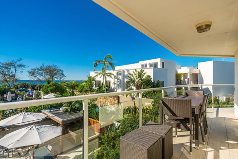 Bayview Beachfront Apartments, In Town Right On The Beach - Australian Directory 21