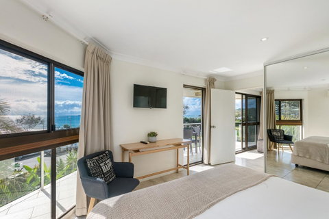 Bayview Beachfront Apartments, In Town Right On The Beach - Australian Directory 33