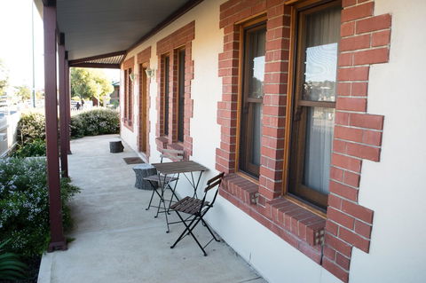 Longreach At Port Elliot - Australian Directory 2