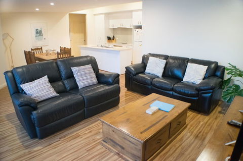 Longreach At Port Elliot - Australian Directory 7
