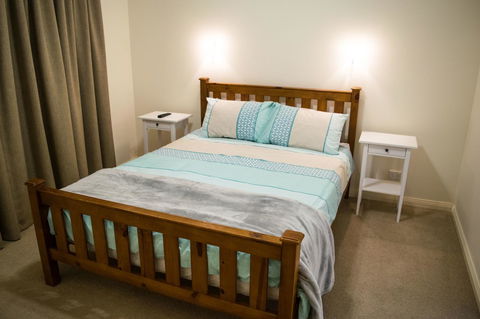 Longreach At Port Elliot - Australian Directory 15
