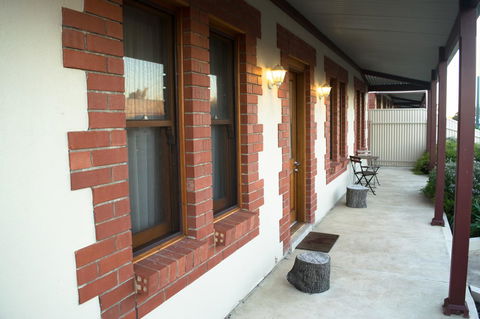 Longreach At Port Elliot - Australian Directory 0