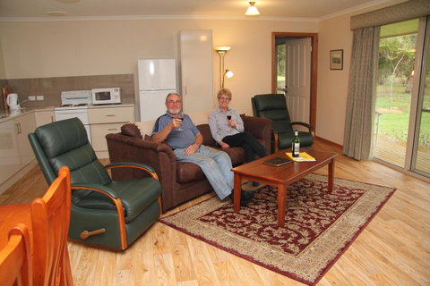 Camawald Coonawarra Cottage B&B - Australian Directory 4