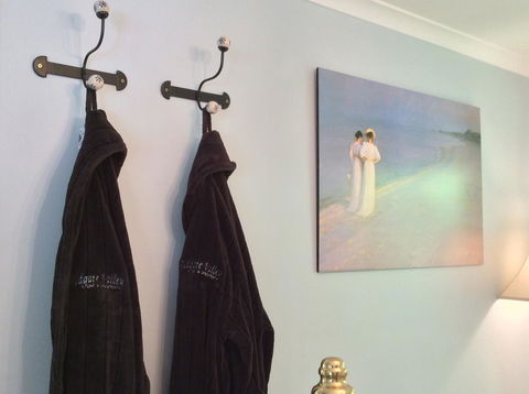 Aldgate Valley Bed And Breakfast - Australian Directory 10