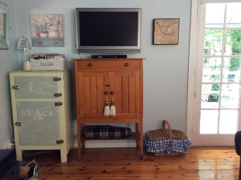 Aldgate Valley Bed And Breakfast - Australian Directory 12