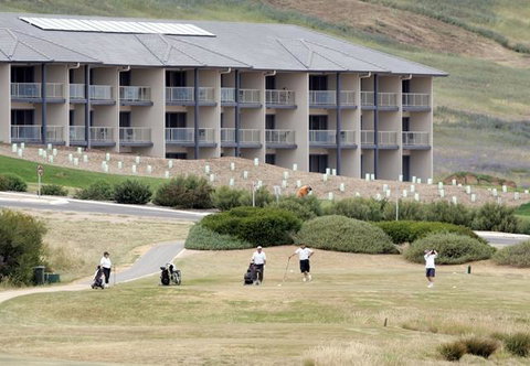 Lady Bay Hotel - Australian Directory 15