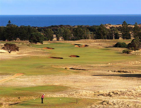 Lady Bay Hotel - Australian Directory 22