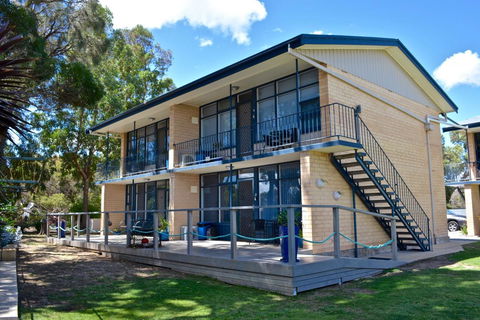 Longbeach Apartments - Australian Directory 0