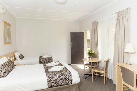 Bathurst Motor Inn - Australian Directory 24