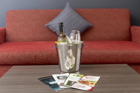 Bathurst Motor Inn - Australian Directory 34