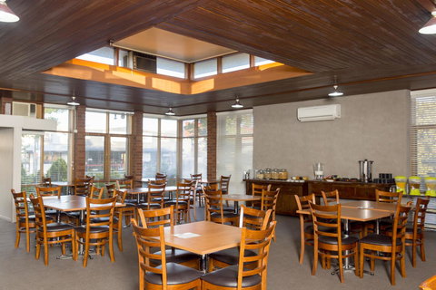 Bathurst Motor Inn - Australian Directory 27