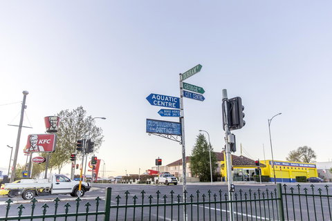 Bathurst Motor Inn - Australian Directory 36