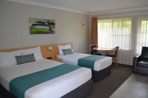 Bathurst Motor Inn - Australian Directory 18