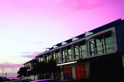 Semaphore Blue Apartments - Australian Directory 10