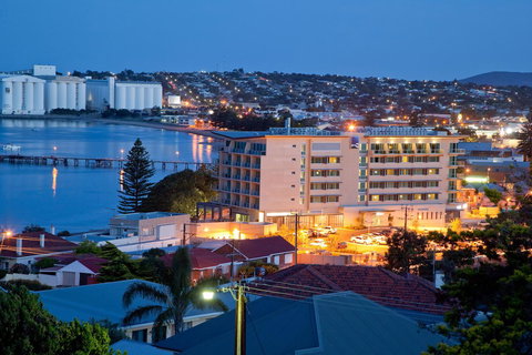 Port Lincoln Hotel - Australian Directory 41
