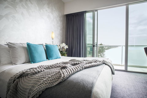 Port Lincoln Hotel - Australian Directory 17