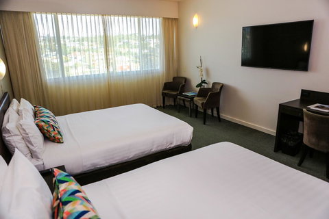 Port Lincoln Hotel - Australian Directory 15