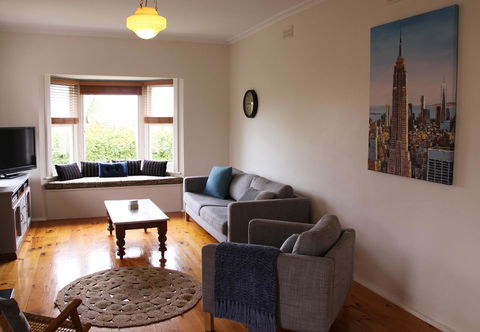 Grace Cottage - Australian Directory 3