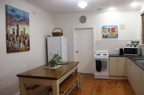 Grace Cottage - Australian Directory 8