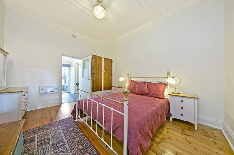 Vineyard Cottage BnB - Australian Directory 2
