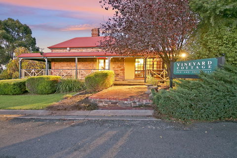 Vineyard Cottage BnB - Australian Directory 8