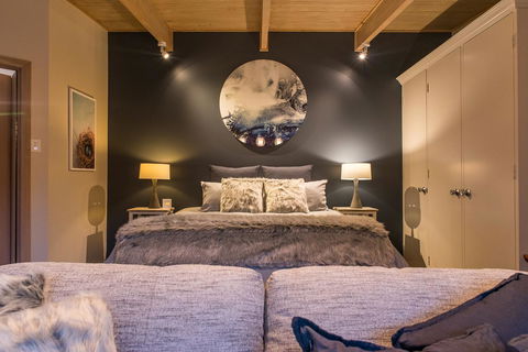 Adelaide Hills Retreats - Australian Directory 31