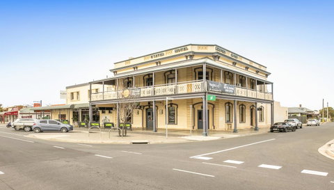 Nightcap At Exeter Hotel - Australian Directory 4