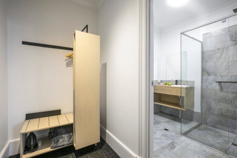 Nightcap At Exeter Hotel - Australian Directory 20