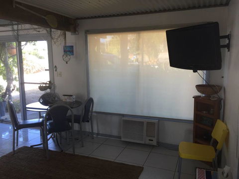 SHAKIN' SHACK - Australian Directory 12