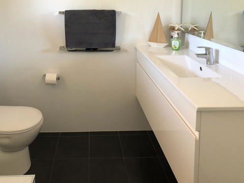 Beachview - Australian Directory 23