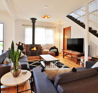 Hudson Bay  Basin View-Pet Friendly-15 Mins to Hyams Beach - Australian Directory