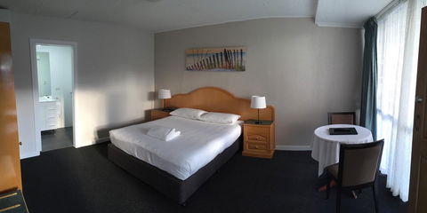 Hilton Beachfront Motel - Australian Directory 27