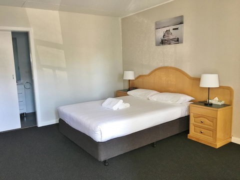 Hilton Beachfront Motel - Australian Directory 31
