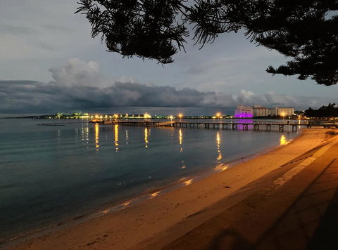 Hilton Beachfront Motel - Australian Directory 10