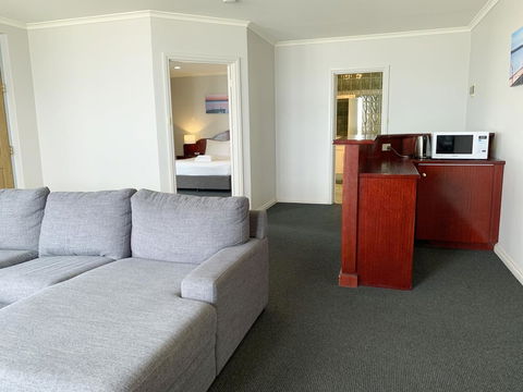 Hilton Beachfront Motel - Australian Directory 16