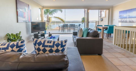 The Bluff Resort Apartments - Australian Directory 25