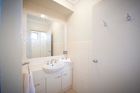 The Bluff Resort Apartments - Australian Directory 43