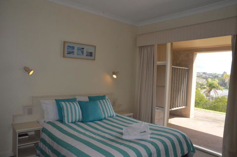 The Bluff Resort Apartments - Australian Directory 30
