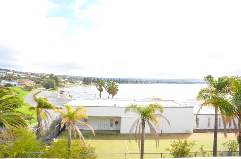 The Bluff Resort Apartments - Australian Directory 26