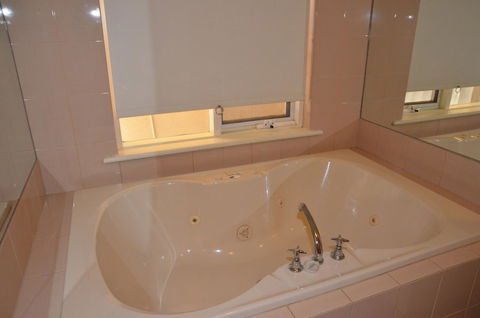 The Bluff Resort Apartments - Australian Directory 37