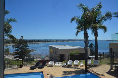 The Bluff Resort Apartments - Australian Directory 13