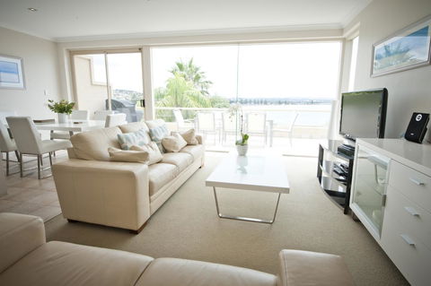 The Bluff Resort Apartments - Australian Directory 14