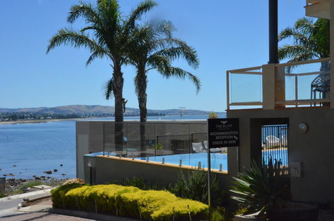 The Bluff Resort Apartments - Australian Directory 12