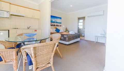 The Bluff Resort Apartments - Australian Directory 7