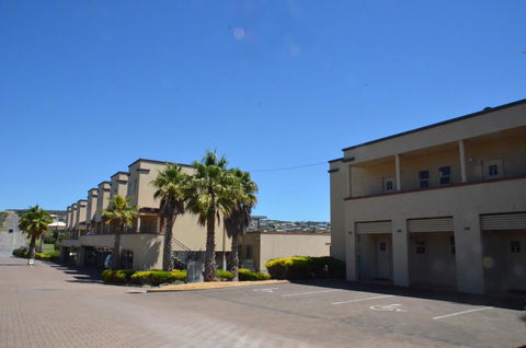 The Bluff Resort Apartments - Australian Directory 23