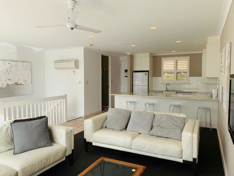 The Bluff Resort Apartments - Australian Directory 1