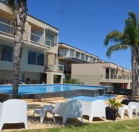 The Bluff Resort Apartments - Australian Directory